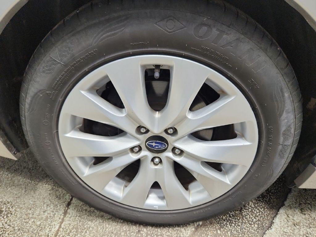 2015 Subaru Legacy Image 30