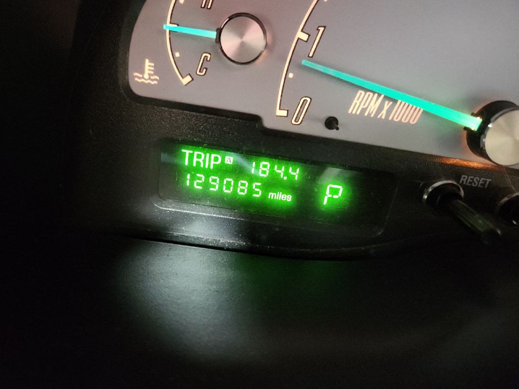 2002 Ford Thunderbird Image 23