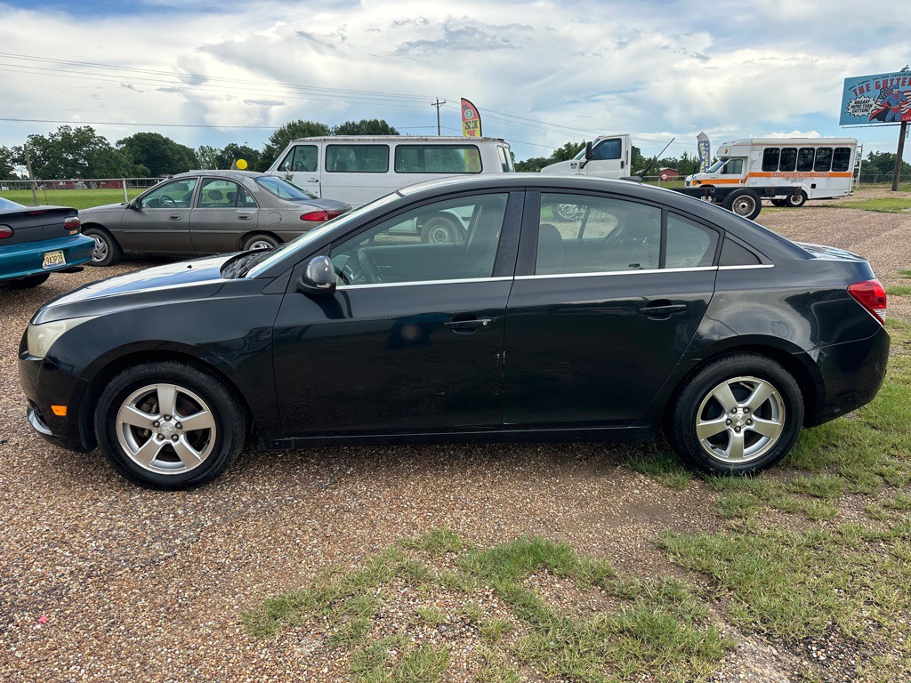 2012 Chevrolet Cruze Image 2