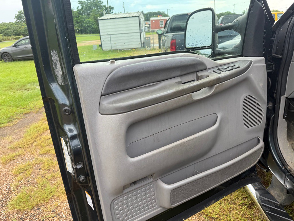 2000 Ford Excursion Image 5