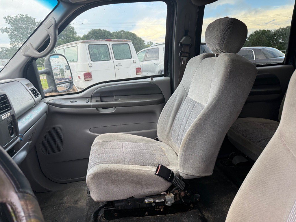 2000 Ford Excursion Image 8