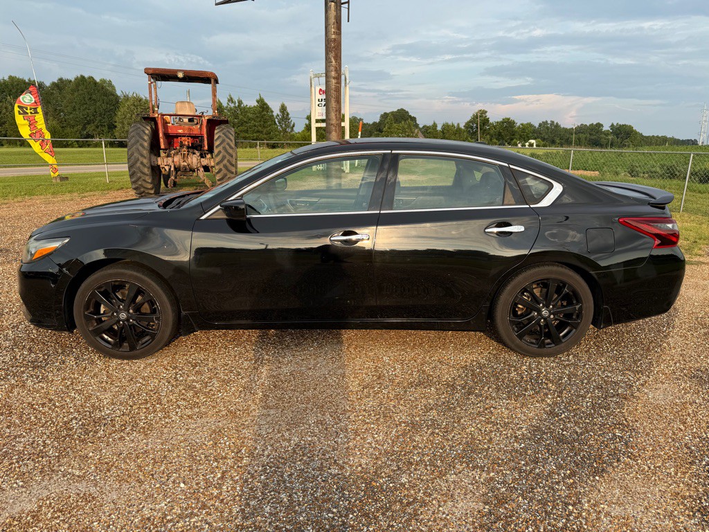 2018 Nissan Altima Image 4