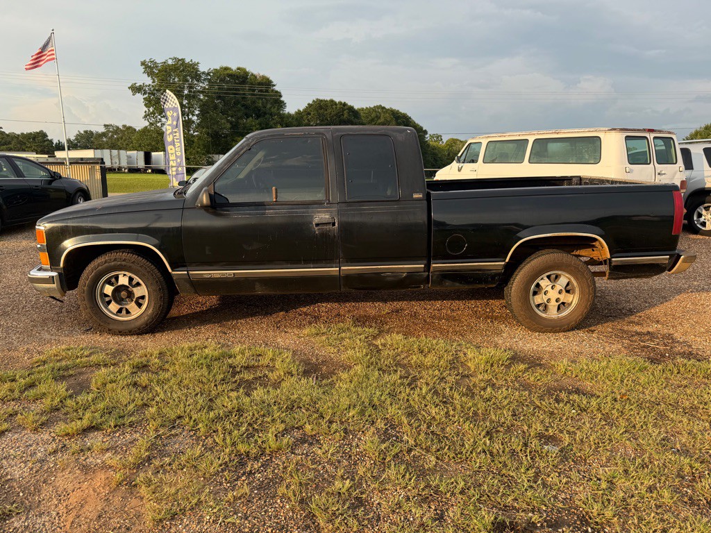 1995 Chevrolet C/K Image 2