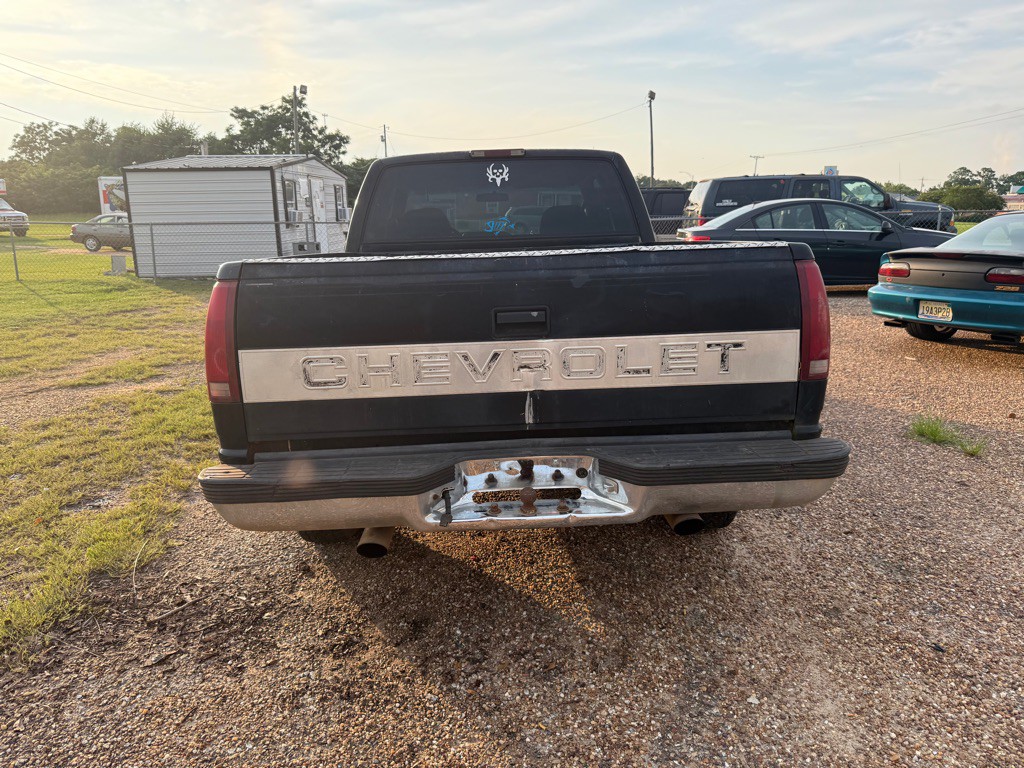 1995 Chevrolet C/K Image 3