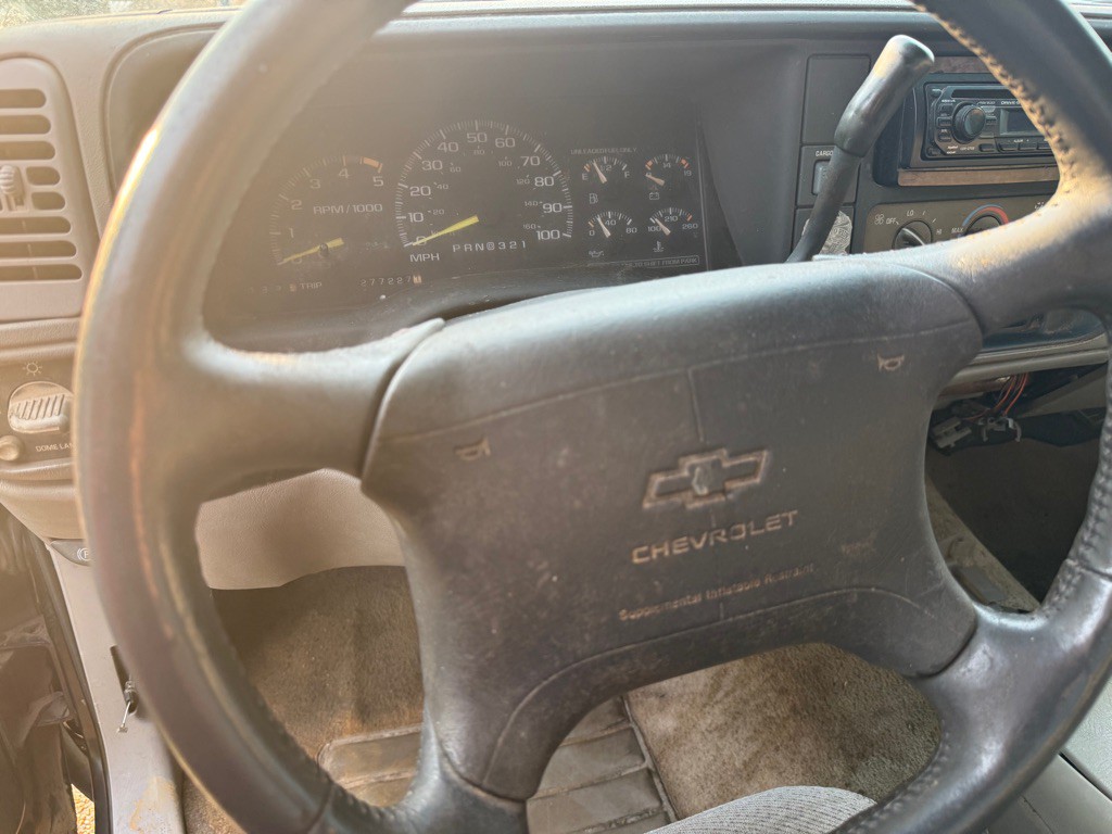 1995 Chevrolet C/K Image 6