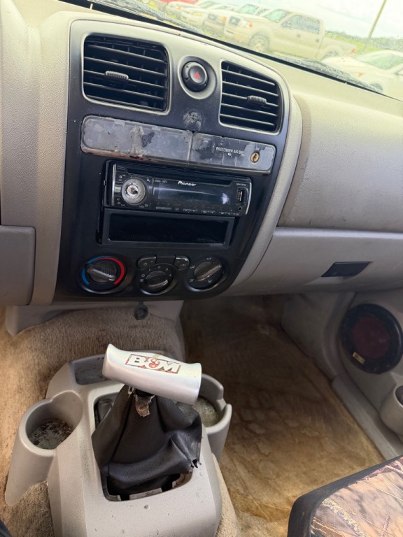 2005 Chevrolet Colorado Image 8