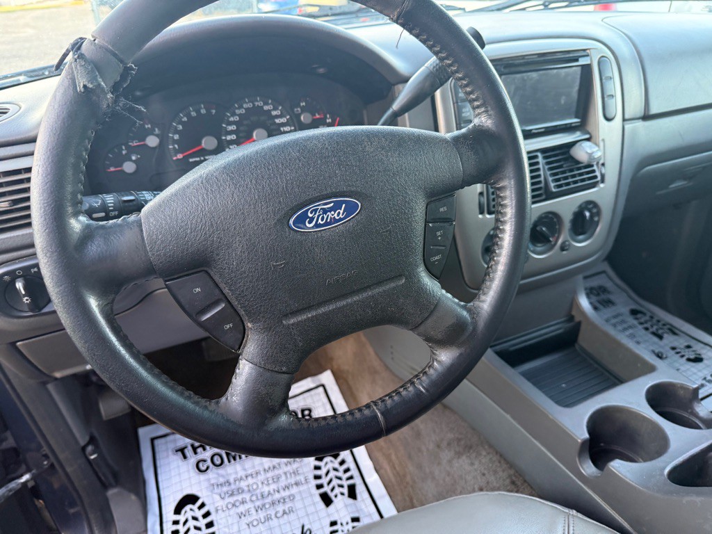 2004 Ford Explorer Image 8