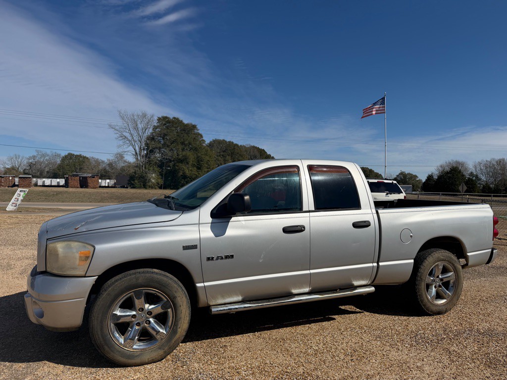 2008 Dodge Ram 1500 Image 2