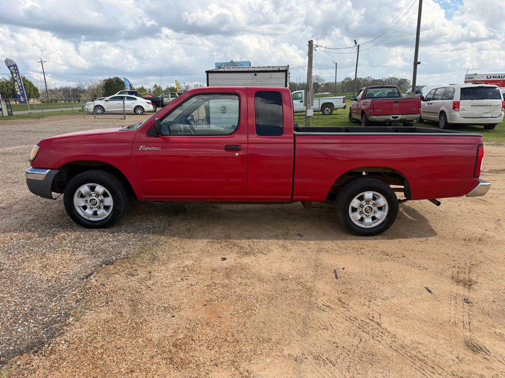 1999 Nissan Frontier Image 2