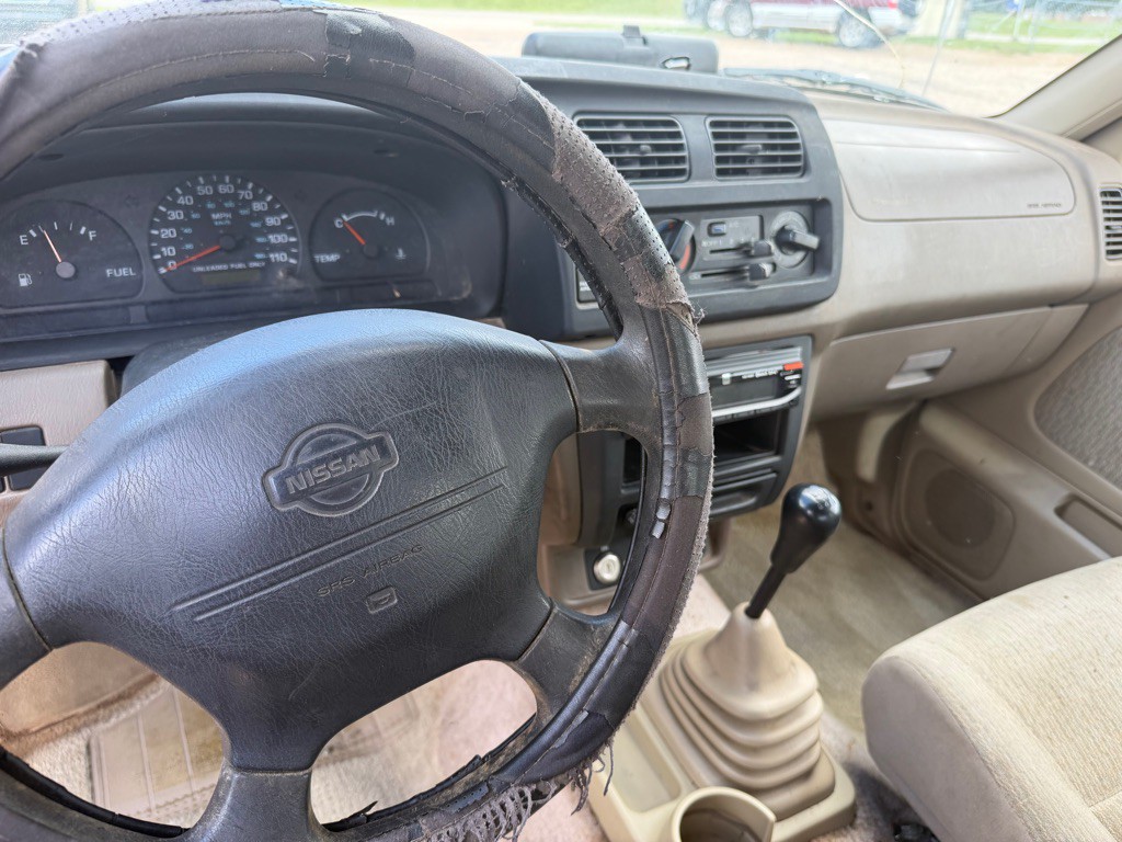 1999 Nissan Frontier Image 7