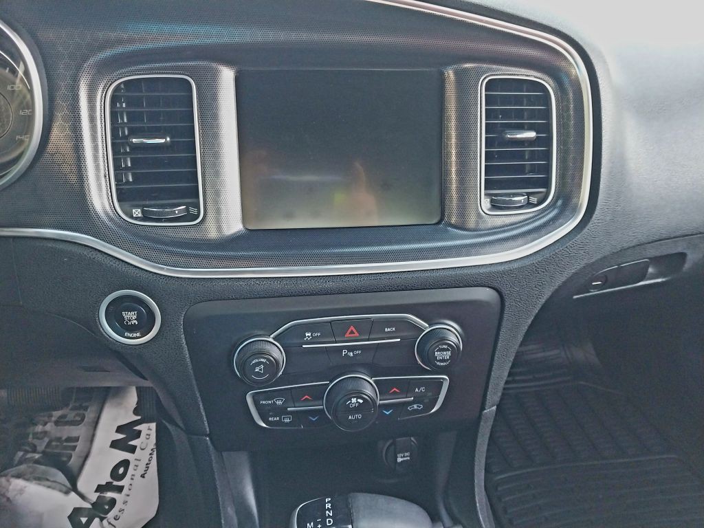2015 Dodge Charger Image 18
