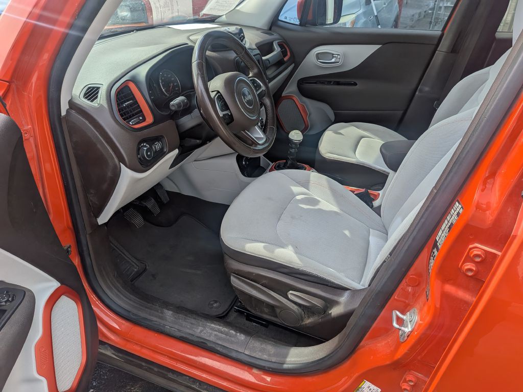 2015 Jeep Renegade Image 9