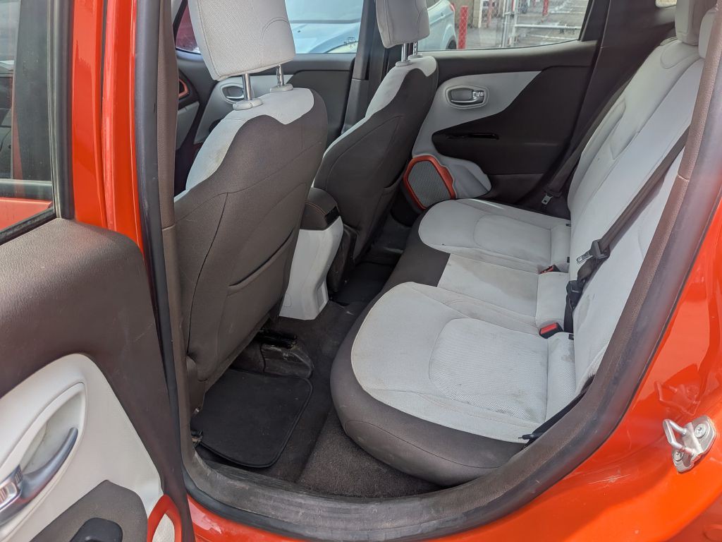 2015 Jeep Renegade Image 11