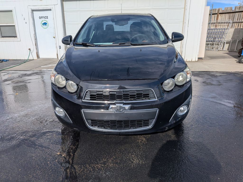 2016 Chevrolet Sonic Image 2