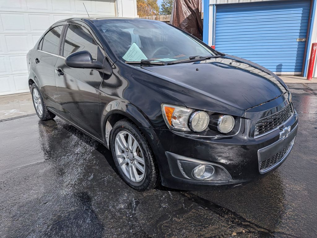 2016 Chevrolet Sonic Image 3