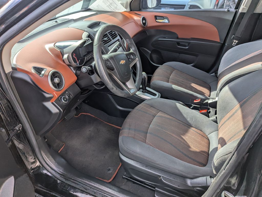 2016 Chevrolet Sonic Image 9