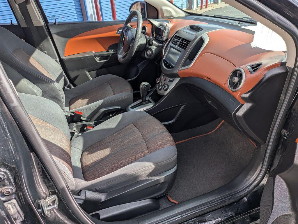 2016 Chevrolet Sonic Image 10