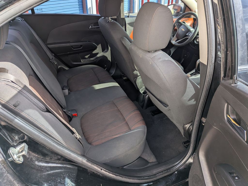 2016 Chevrolet Sonic Image 12