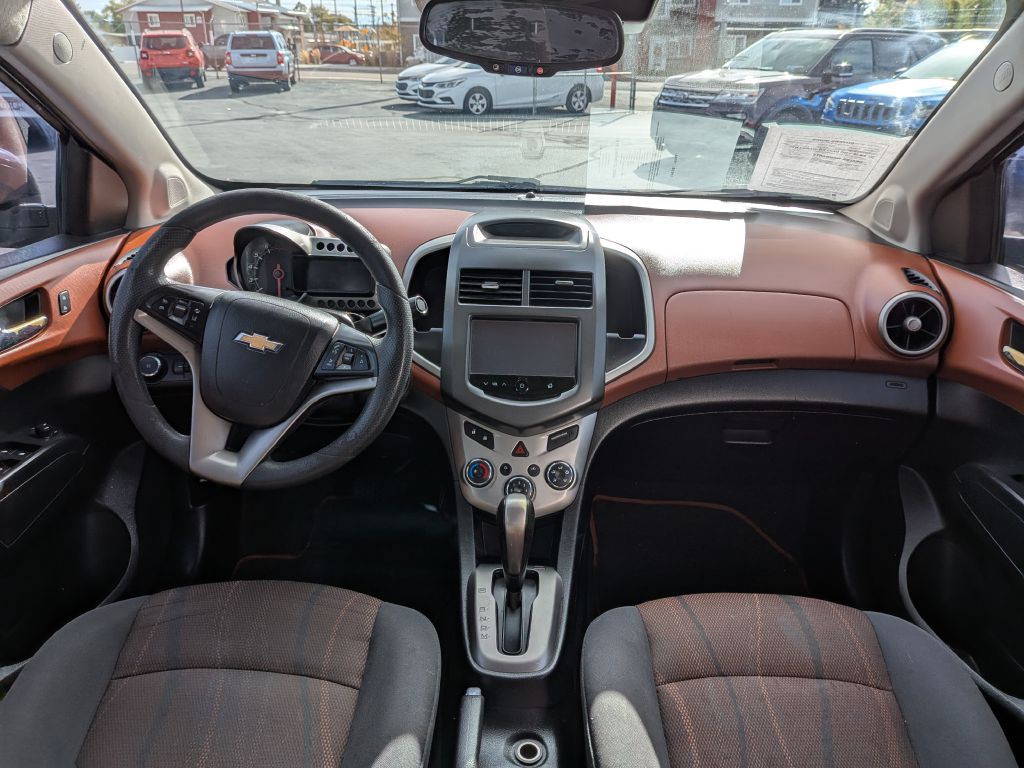 2016 Chevrolet Sonic Image 13