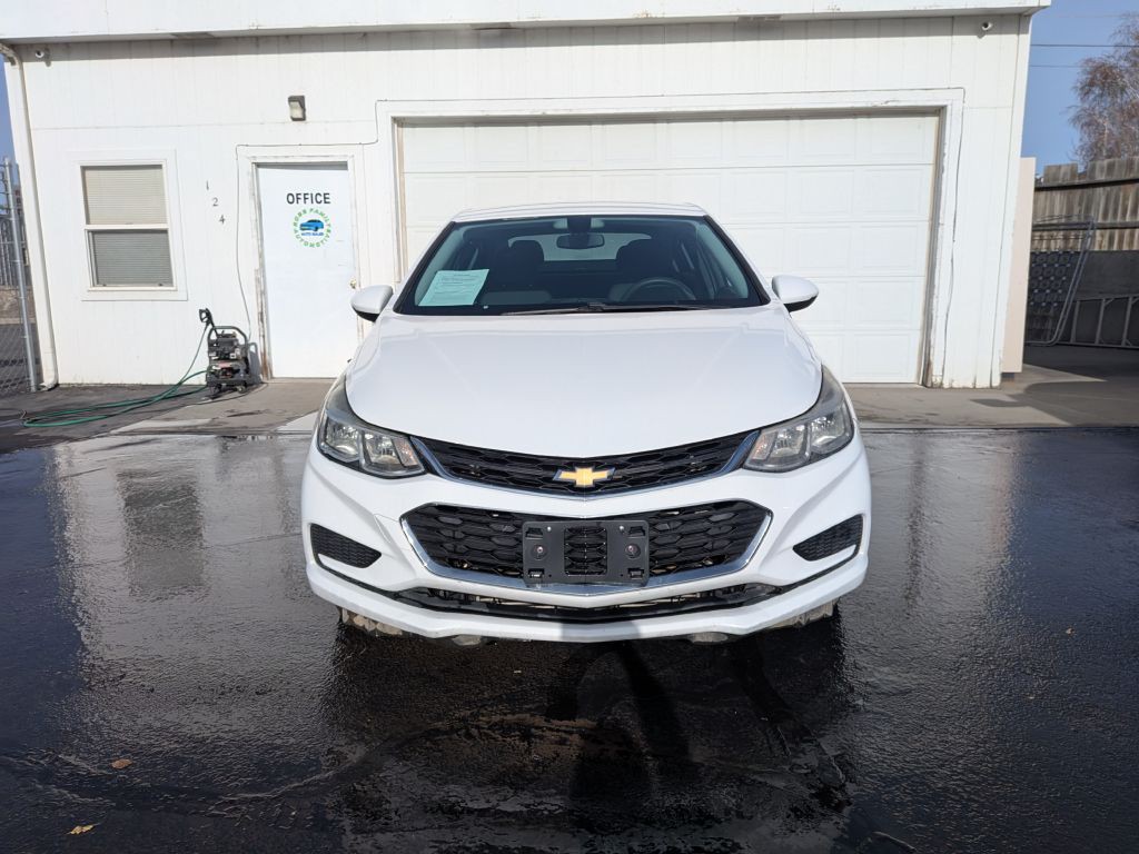 2016 Chevrolet Cruze Image 2