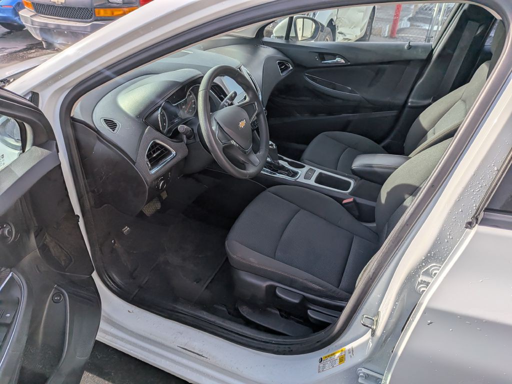 2016 Chevrolet Cruze Image 9