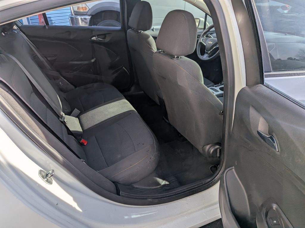 2016 Chevrolet Cruze Image 12