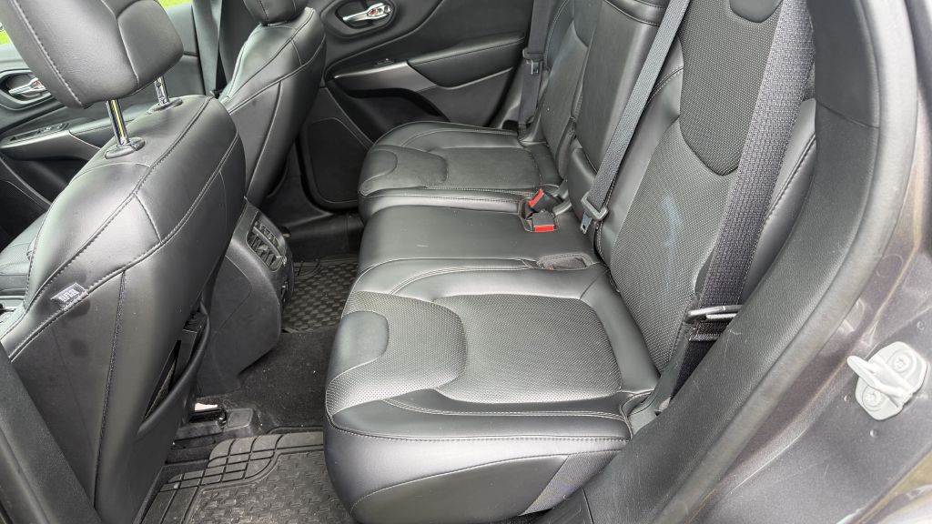 2019 Jeep Cherokee Image 17