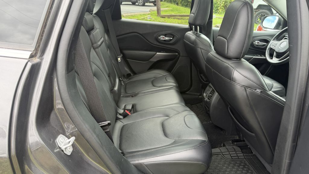 2019 Jeep Cherokee Image 24