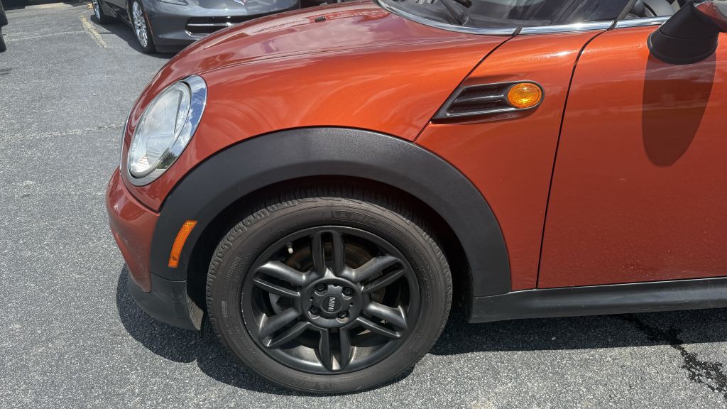 2011 MINI Cooper Image 7
