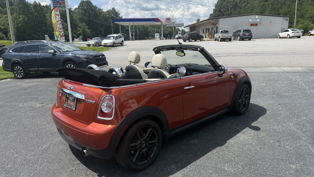 2011 MINI Cooper Image 11