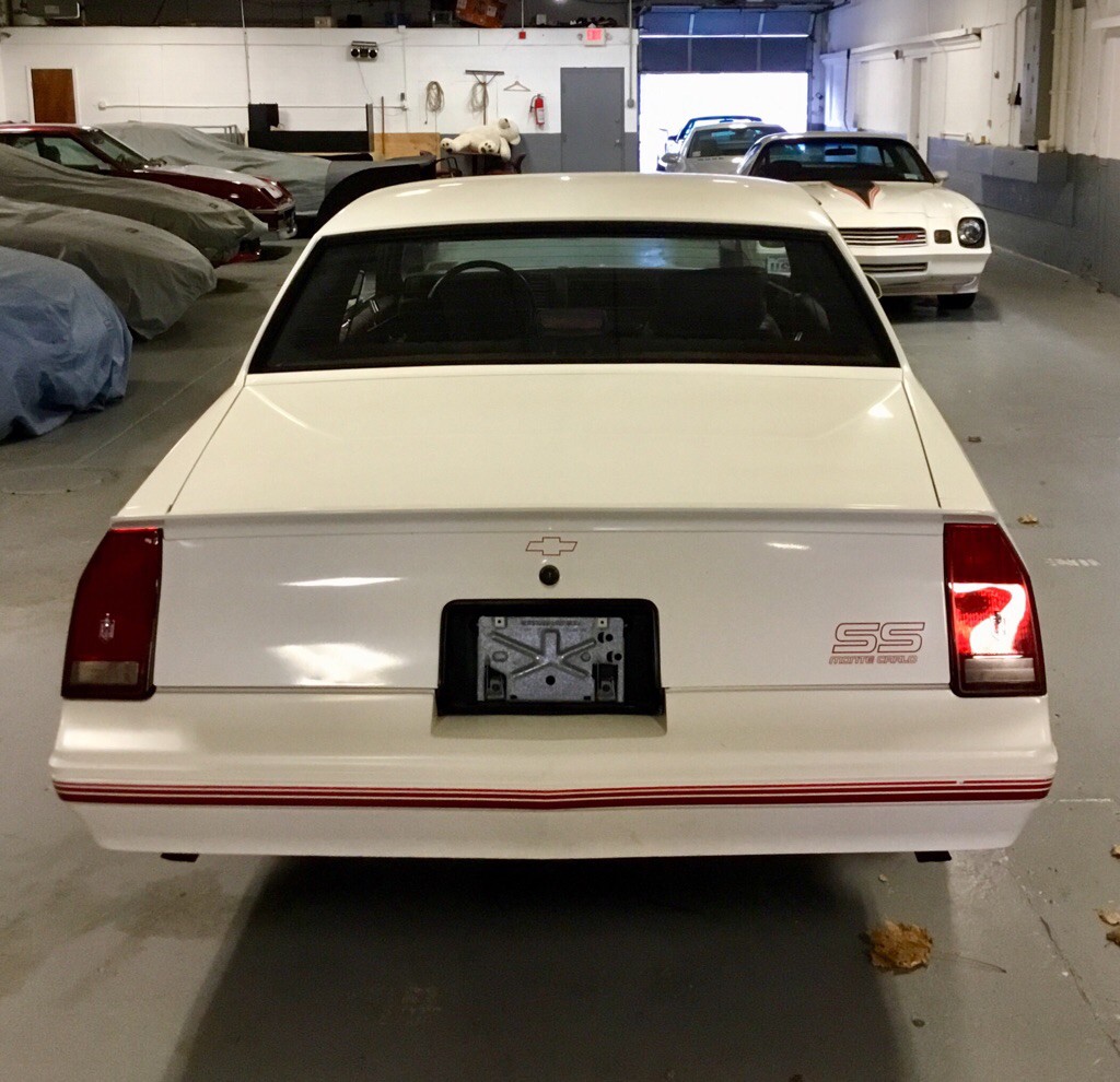 1988 Chevrolet Monte Carlo Image 5