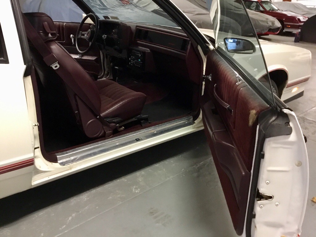 1988 Chevrolet Monte Carlo Image 13
