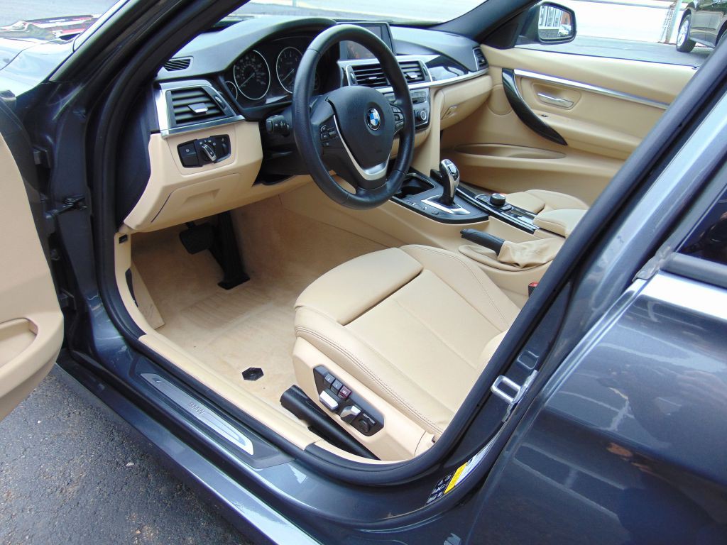 2016 BMW 3 Series Image 2