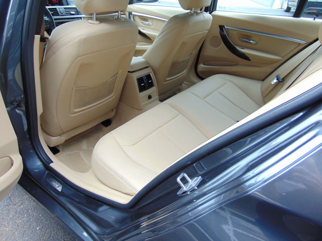 2016 BMW 3 Series Image 3