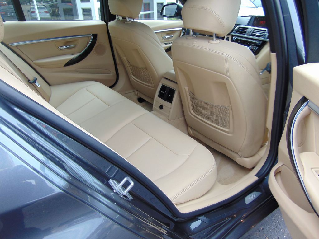 2016 BMW 3 Series Image 4
