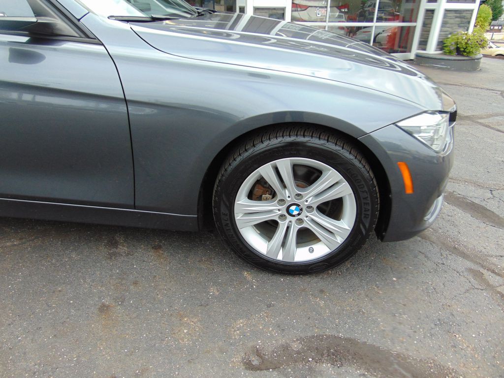 2016 BMW 3 Series Image 10