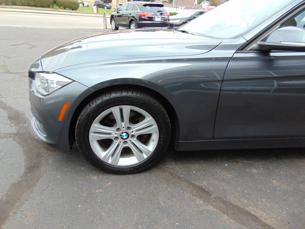 2016 BMW 3 Series Image 11