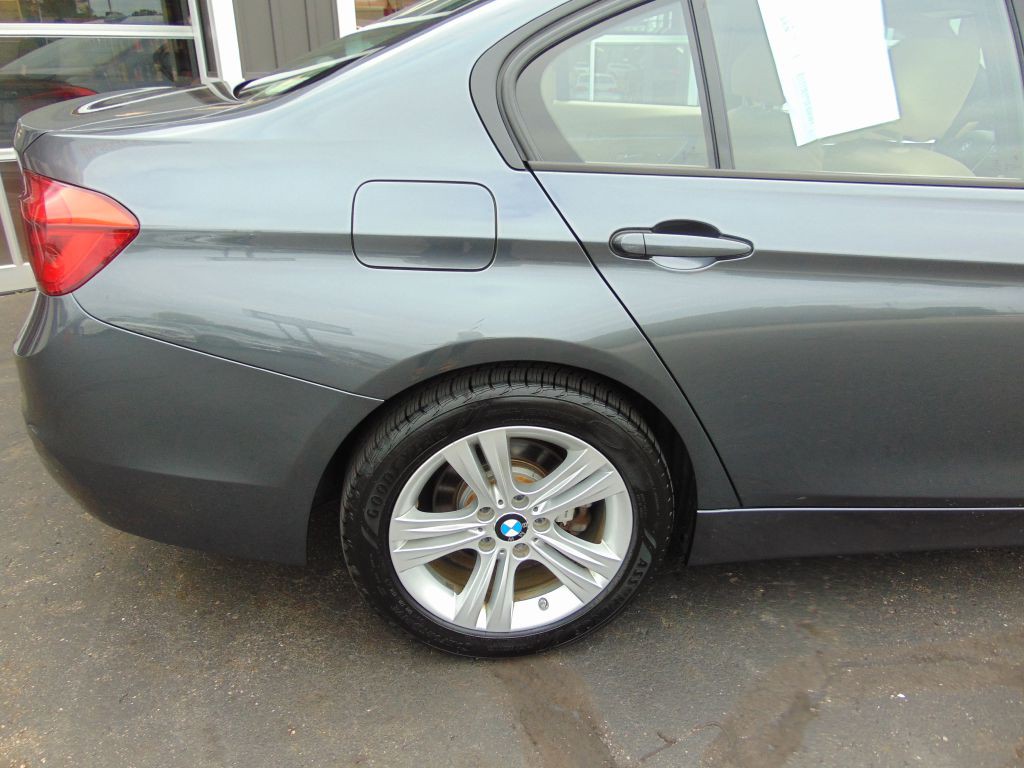 2016 BMW 3 Series Image 13