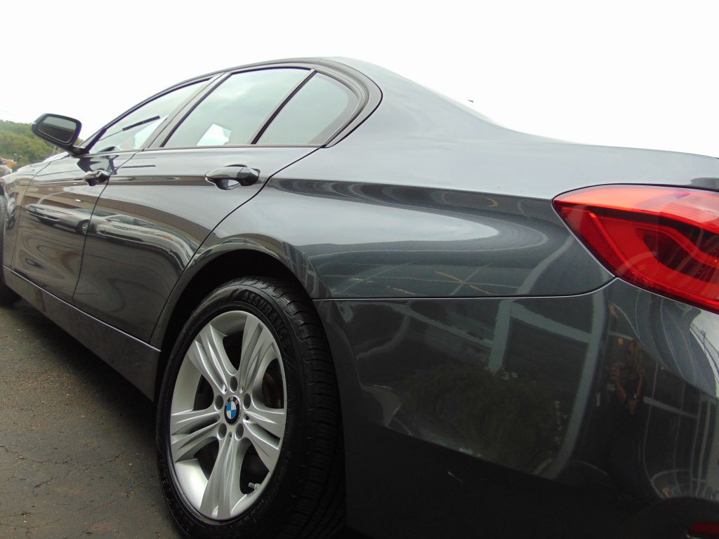 2016 BMW 3 Series Image 15