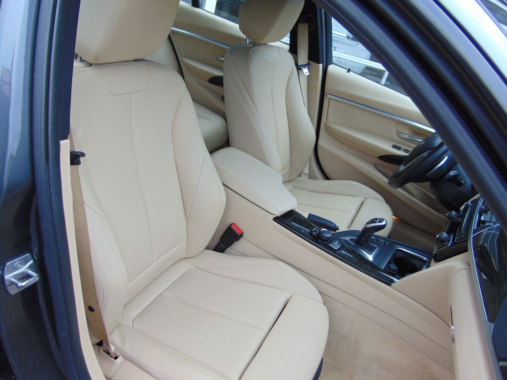 2016 BMW 3 Series Image 20