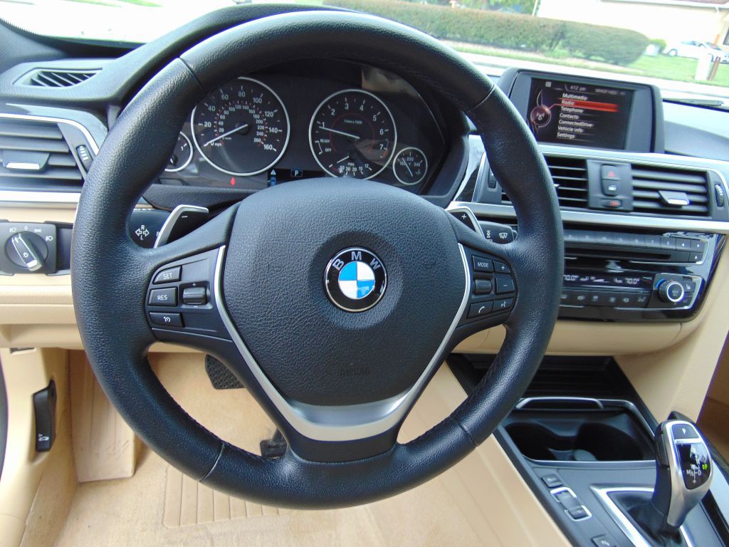 2016 BMW 3 Series Image 26