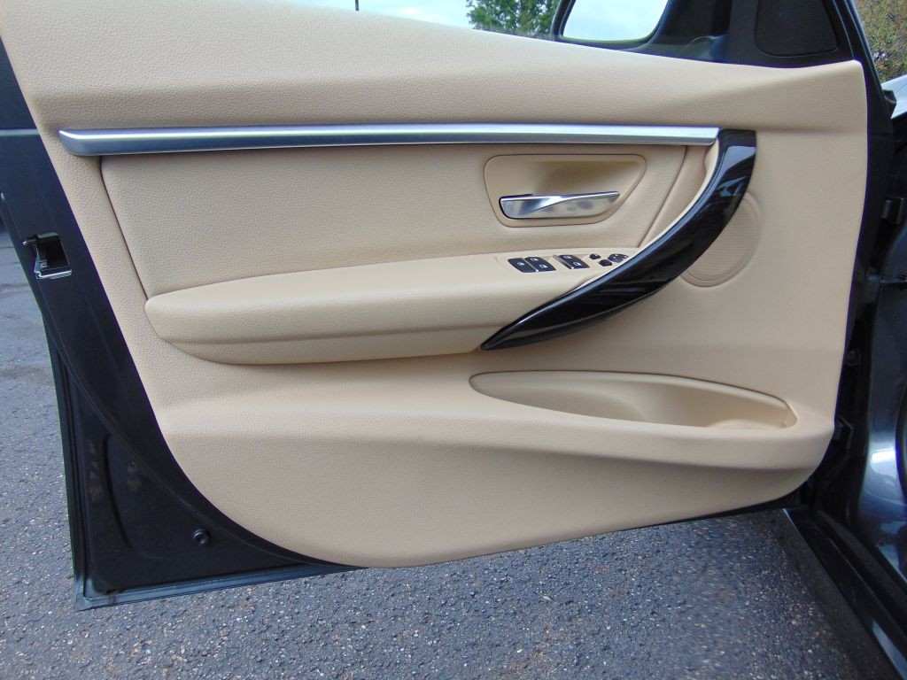 2016 BMW 3 Series Image 27