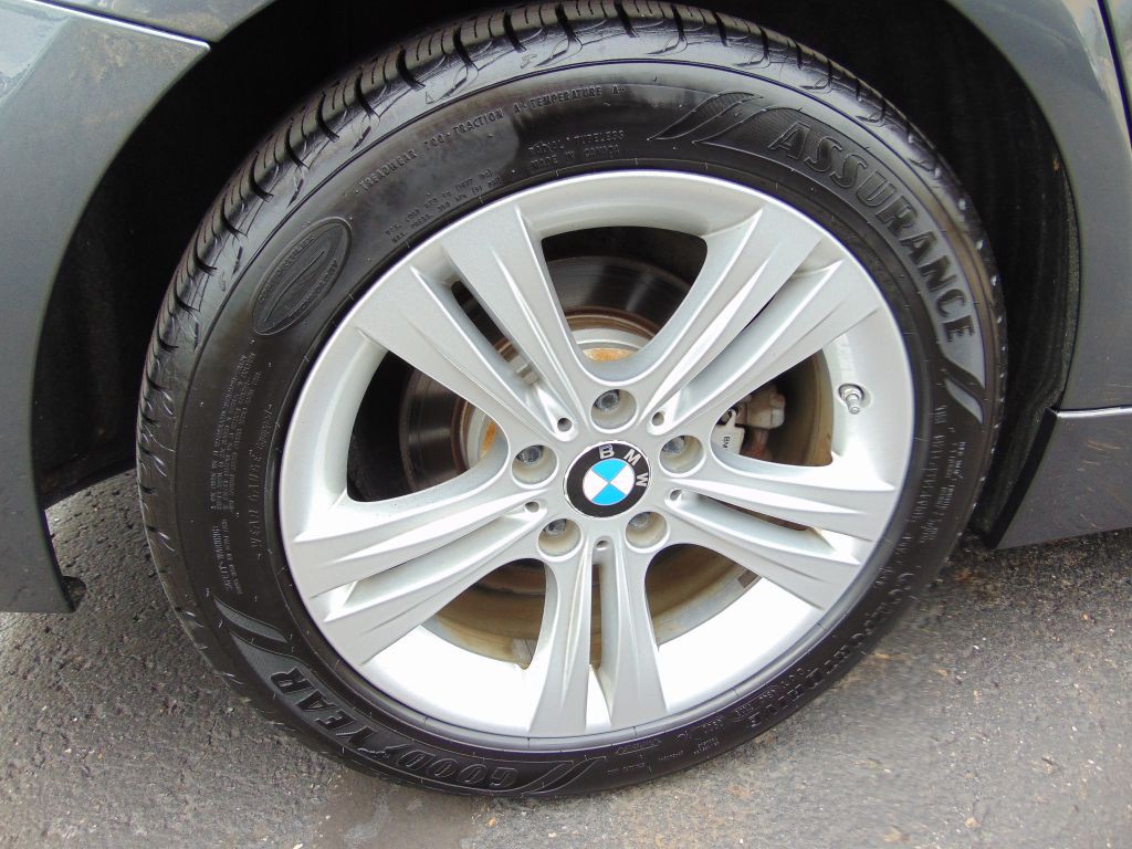 2016 BMW 3 Series Image 33
