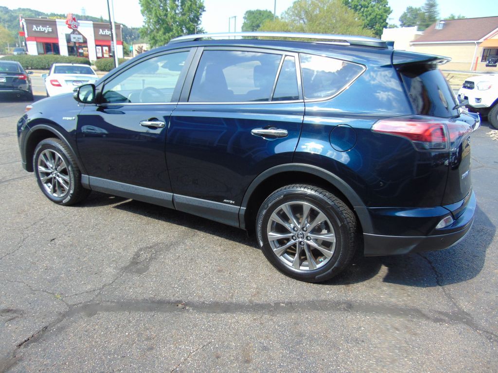 2017 Toyota Rav4 Image 8