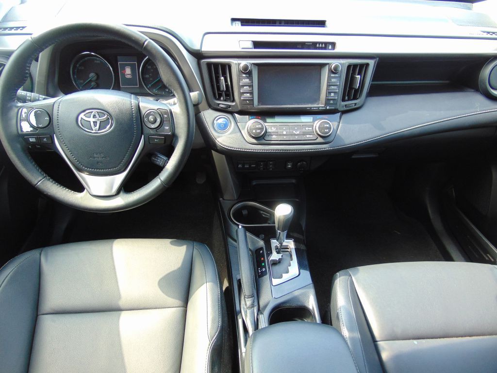 2017 Toyota Rav4 Image 17