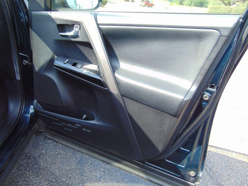 2017 Toyota Rav4 Image 27