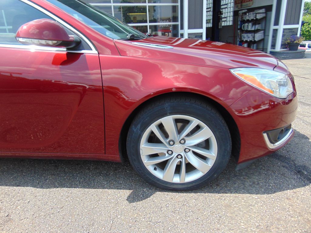 2017 Buick Regal Image 11
