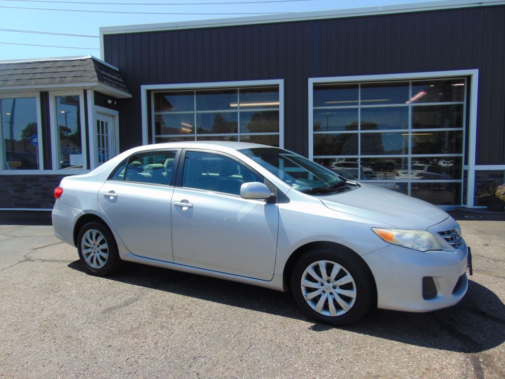 2013 Toyota Corolla Image 1