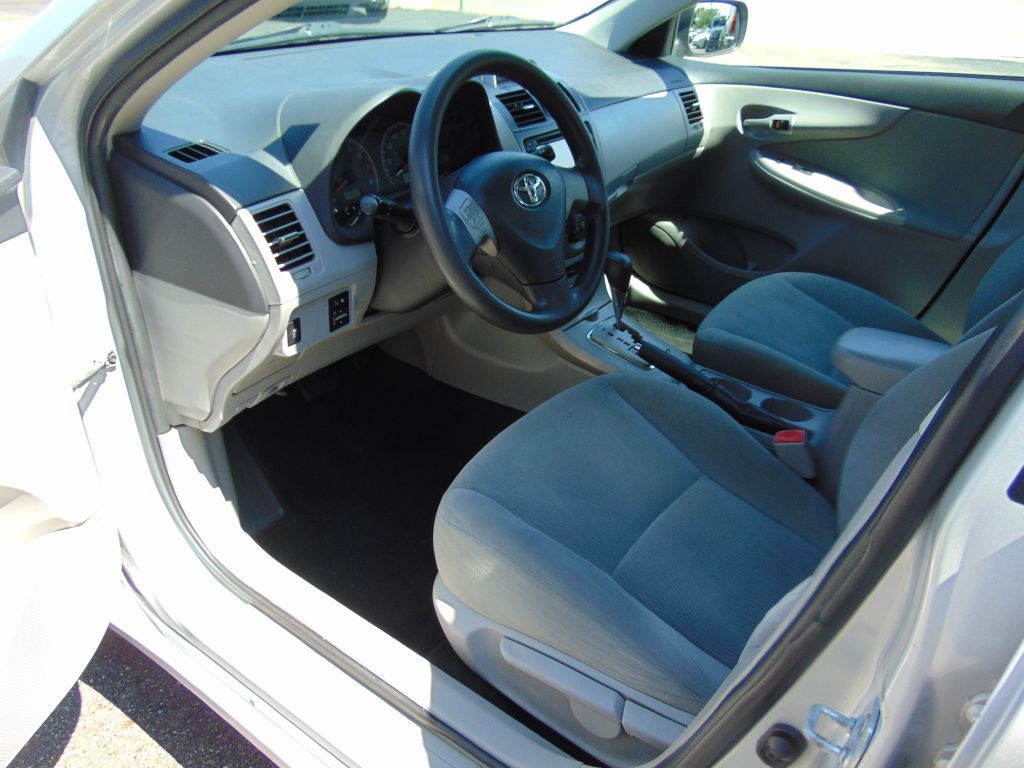 2013 Toyota Corolla Image 2