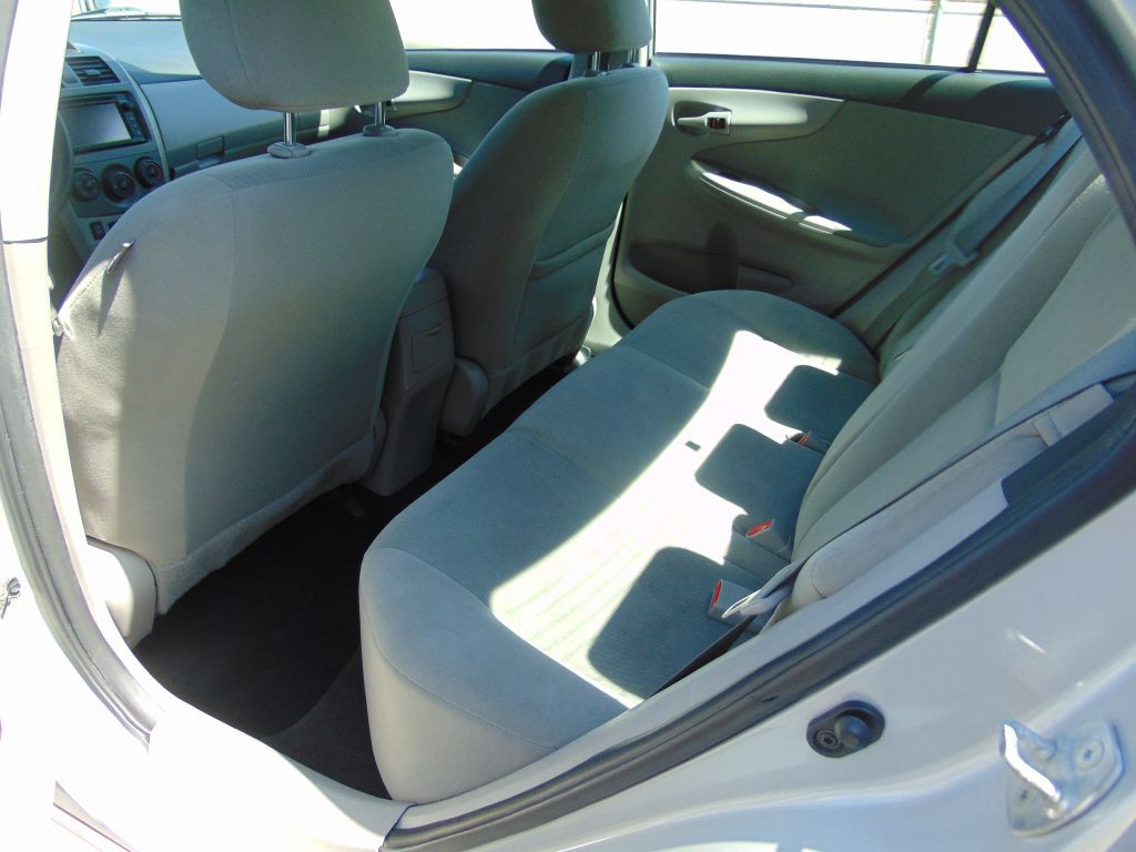 2013 Toyota Corolla Image 3